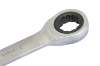 Ratcheting socket wrench 16 mm